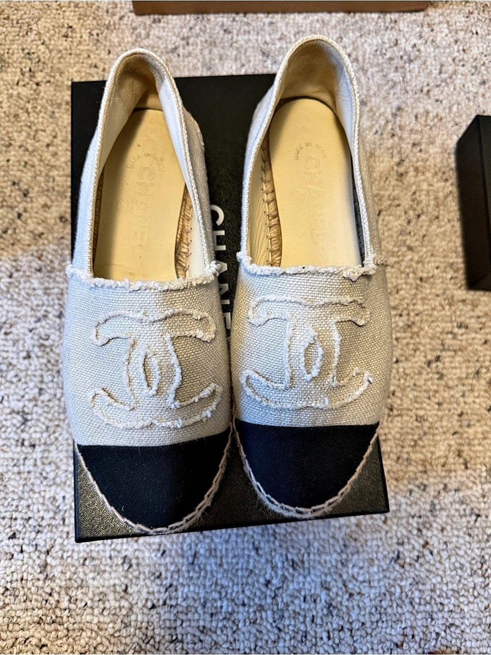 Chanel CC Logo Canvas Cap-Toe Espadrilles beige & Black